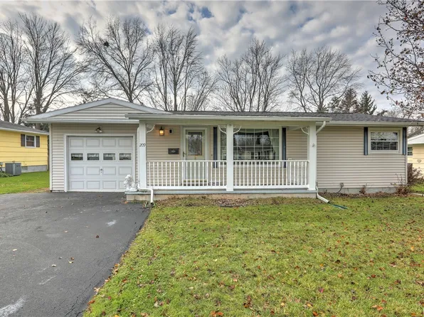 209 Sunflower Dr, Liverpool, NY 13088