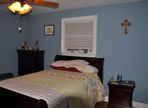 5th image of 520 Warrington Dr