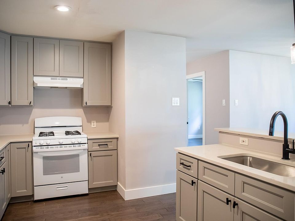 1st image of 1012 Glen Oaks Ct