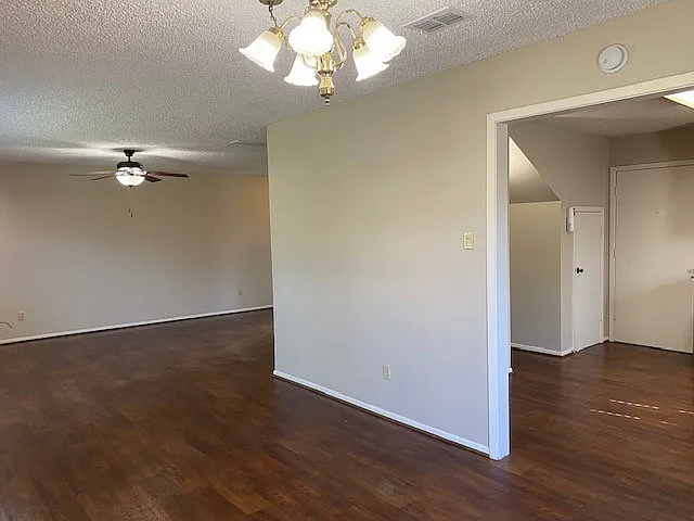 124 Linda Ln — Photo 6
