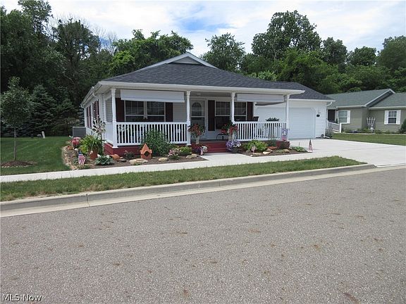 3rd image of 348 Saturn Dr NW