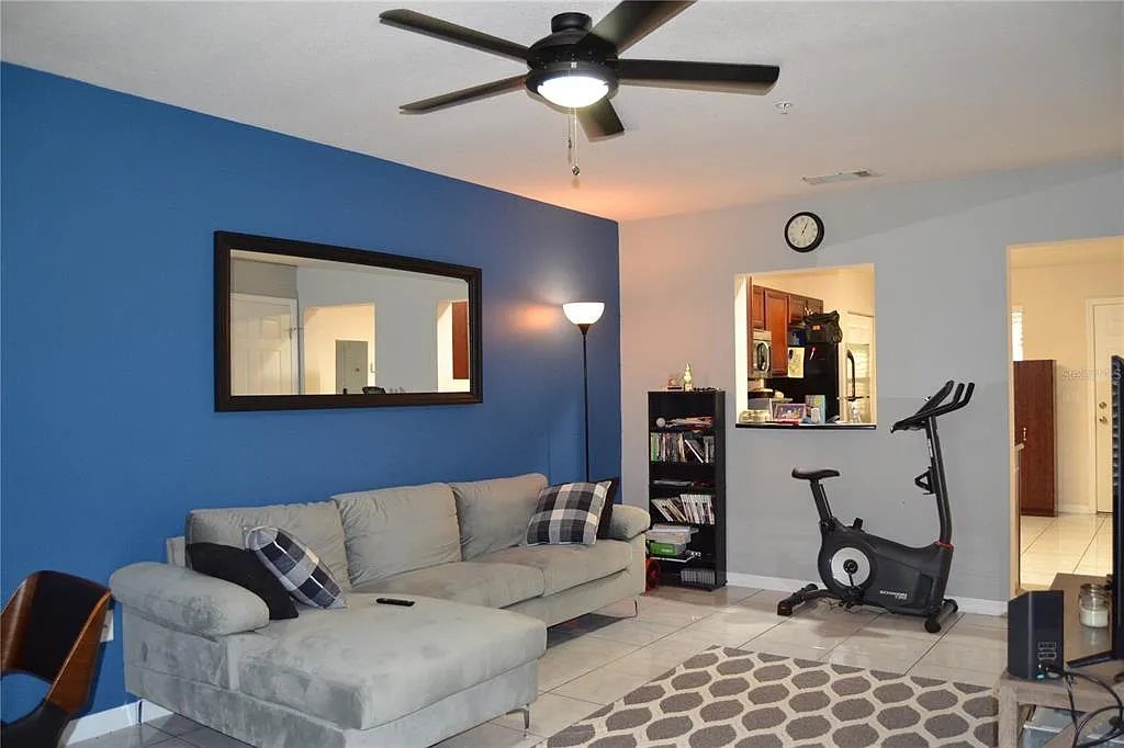 Building Photo - 4687 SW 48th Dr #125