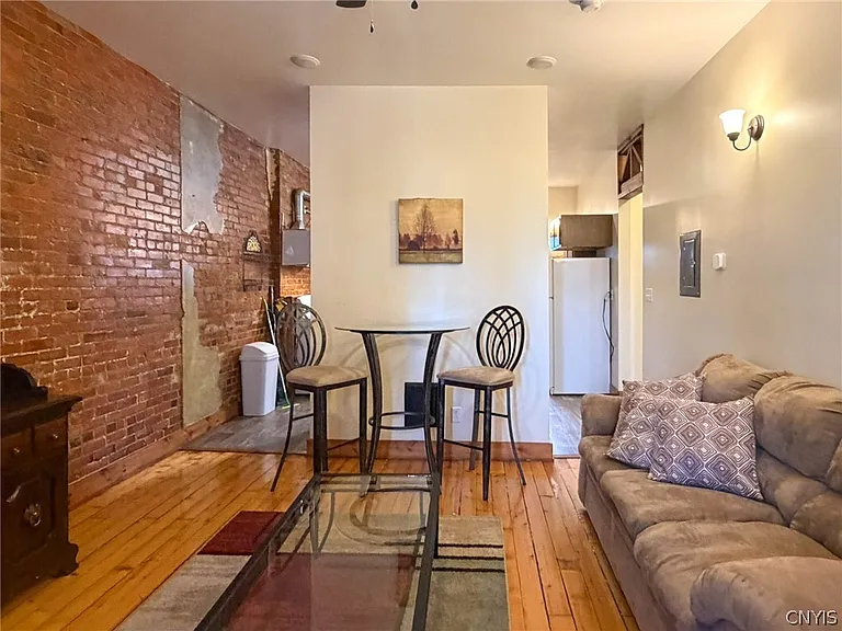 1017 White Pl — Photo 6