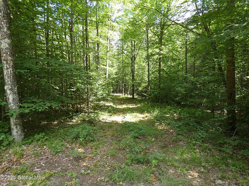 5th image of 722 River Road
