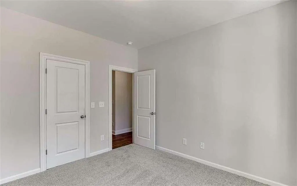 4 bed, 3.0 bath, 2108 sqft, $3,050 — Photo 3