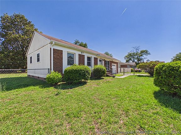 3rd image of 2712 Heatter Ave