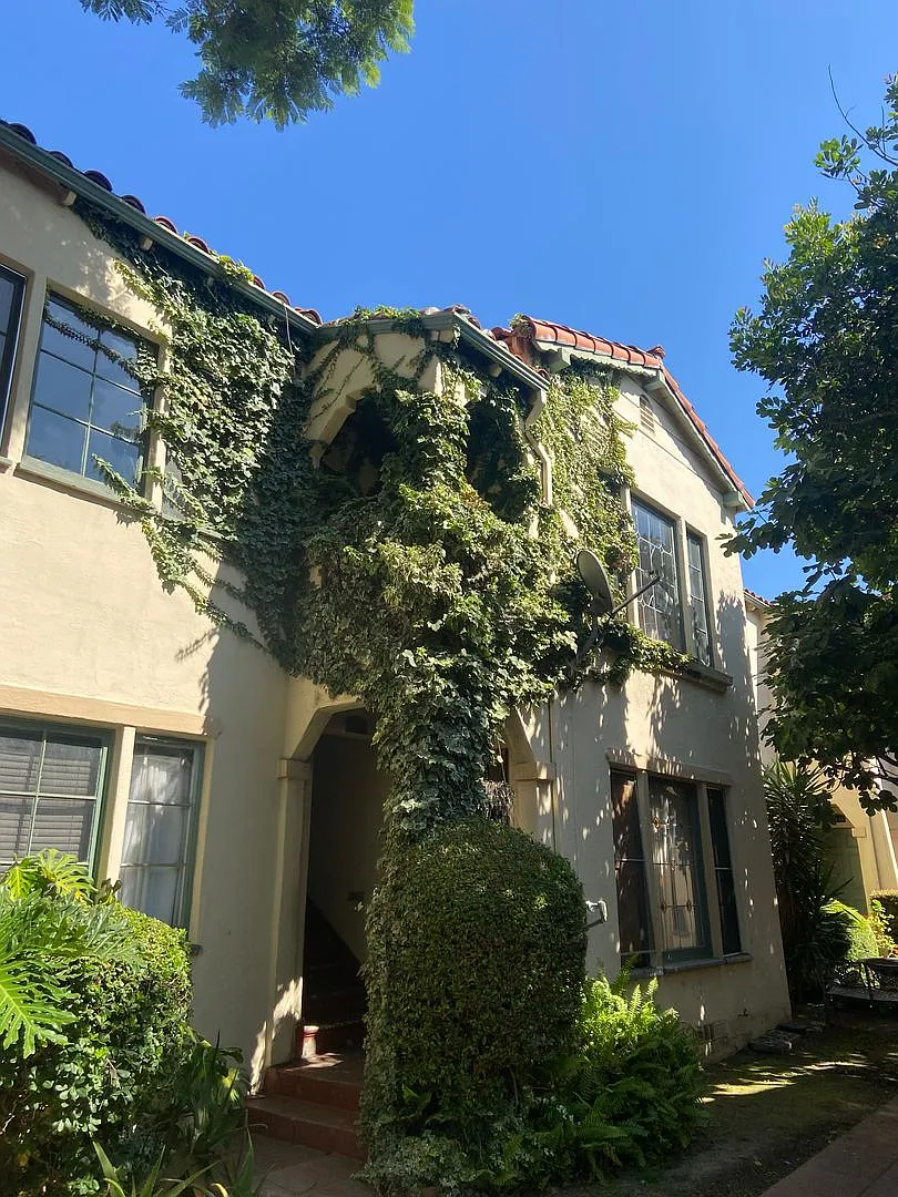 1430 S Orange Grove — Photo 4