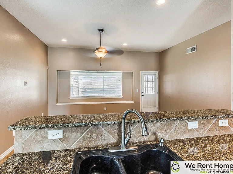 14275 Desert Bush Dr — Photo 10