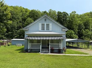 214 Westlake Rd, Ansted, WV 25812