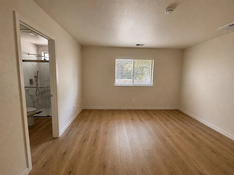 843 Falcon Way — Photo 8