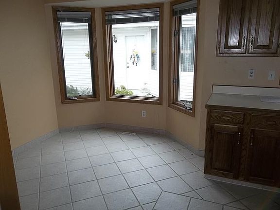 4th image of 1448 Temple Cir