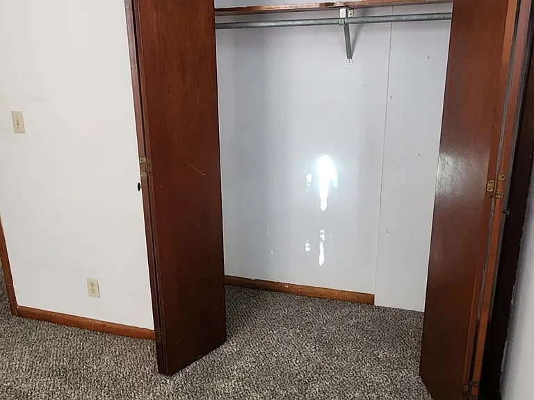 226 S Linn St #3 — Photo 5