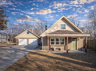 104 N Hawthorne Ave, East Peoria, IL 61611