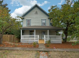 1043 Pioneer St, Philomath, OR 97370