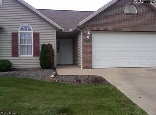 1421 Channonbrook St SW, Canton, OH 44710