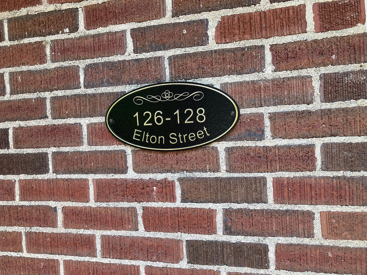 Building Photo - 126 Elton St #6