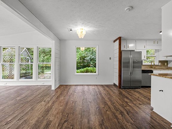 5th image of 208 Ruskin Rd