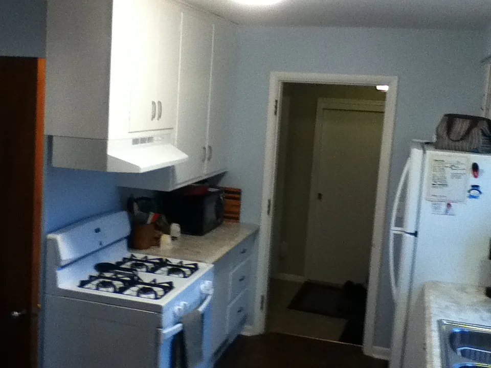 907 W 8th Ave — Photo 3