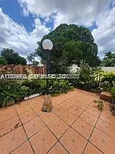 Groves Villas — Photo 2