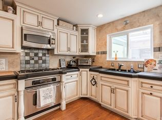 106 Brookline Ln, Costa Mesa, CA 92626