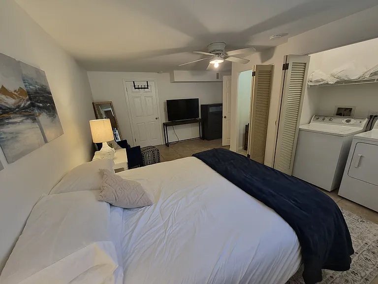 1628 Helix St — Photo 31