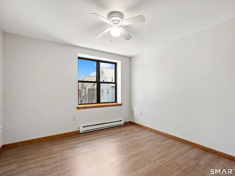 180 N Cherry St #15 — Photo 10