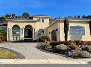 4445 Vista Pointe Dr, Medford, OR