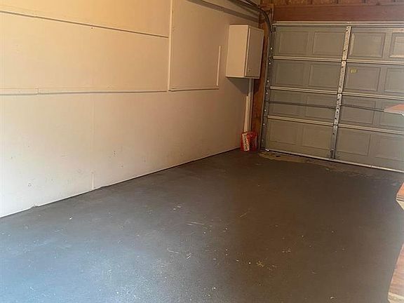 4th image of 620 E Lake Front Cir #620