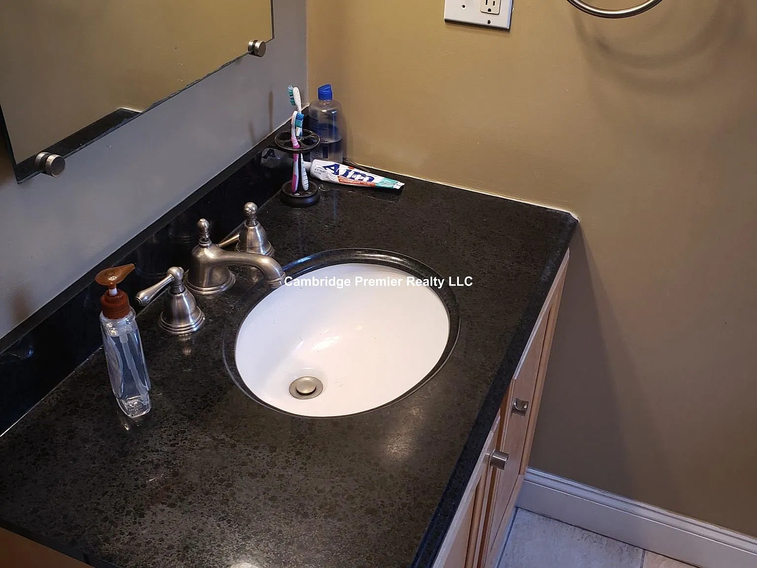 3 bed, 1200 sqft, $3,800 — Photo 4