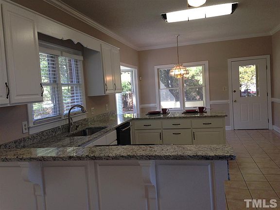 4th image of 9801 Straightaway Ln