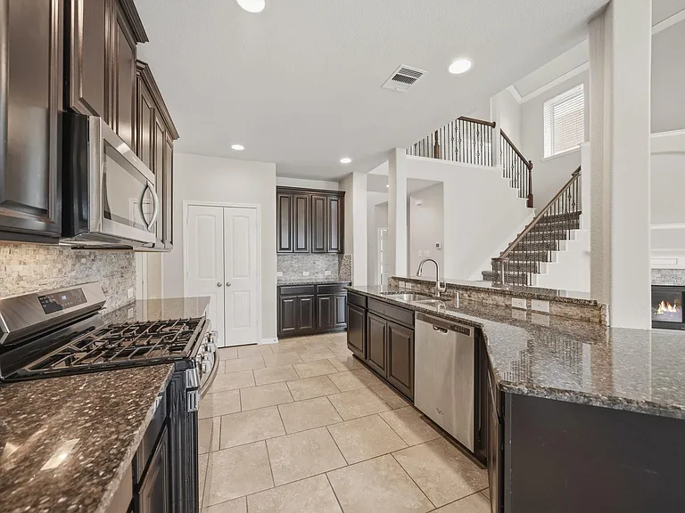 223 Auburn Shores Ct — Photo 9
