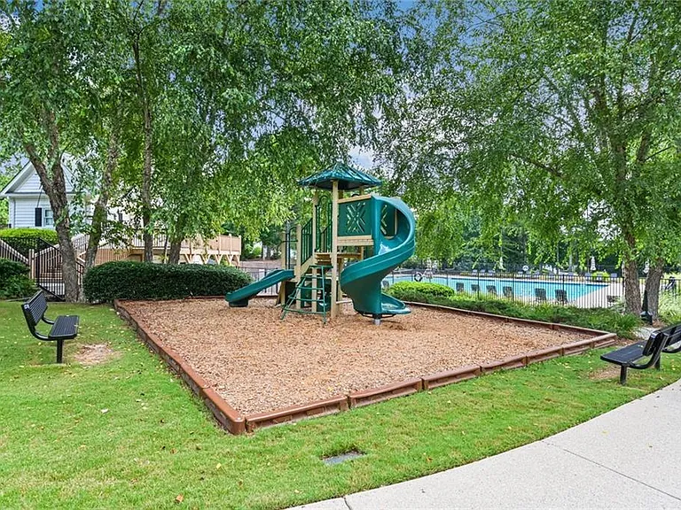 3020 Serenade Ct — Photo 35
