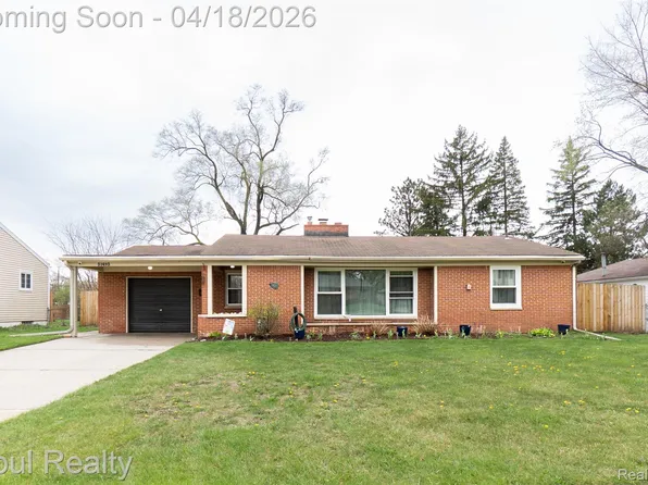 31493 Elmwood St, Garden City, MI 48135