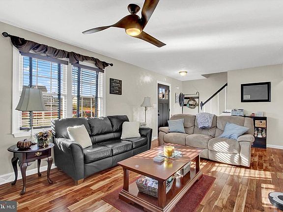 4th image of 225 Clover Ln
