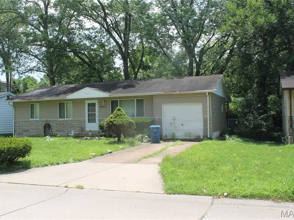 2040 Bella Clare Dr, Saint Louis, MO 63136