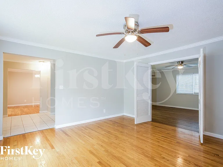 5511 Fireleaf Dr — Photo 3