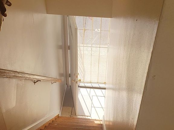 4th image of 241 E 28th St #2