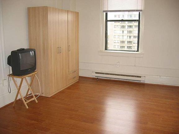 3rd image of 1324 Locust St Floor 12