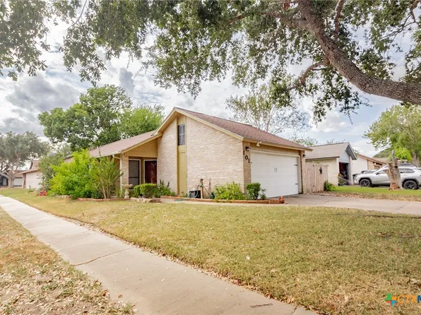 101 Balboa Ct, Victoria, TX 77901
