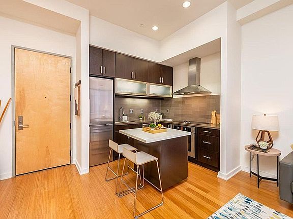 5th image of 16 Jessie St APT 310