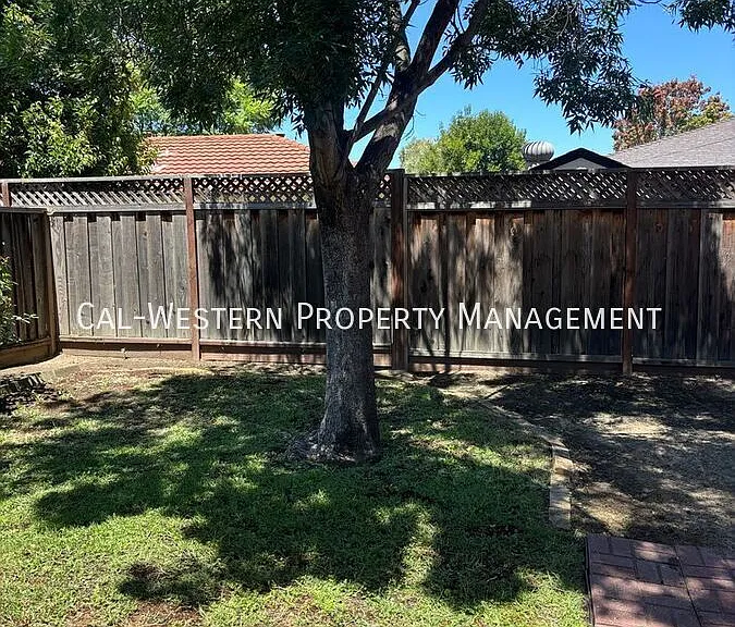 4141 Olga Dr — Photo 12
