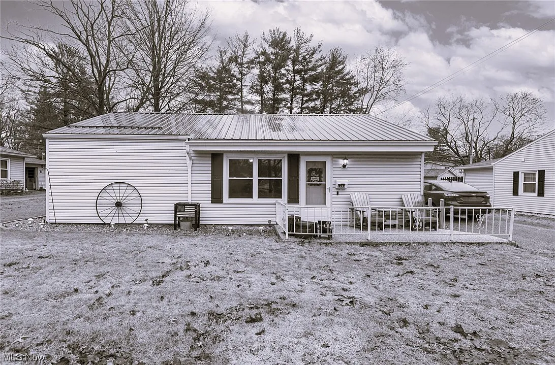 1244 Franklin Ave photo 1
