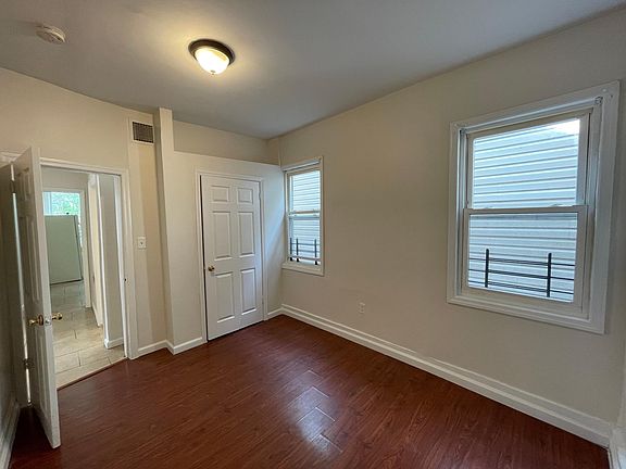 4th image of 22 N 5th St Floor 2