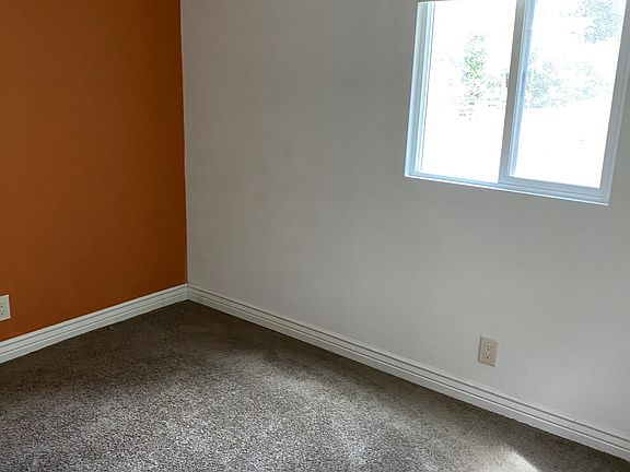 2nd image of 3102 Finley Rd #B