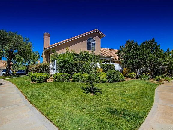 4th image of 594 La Costa Dr