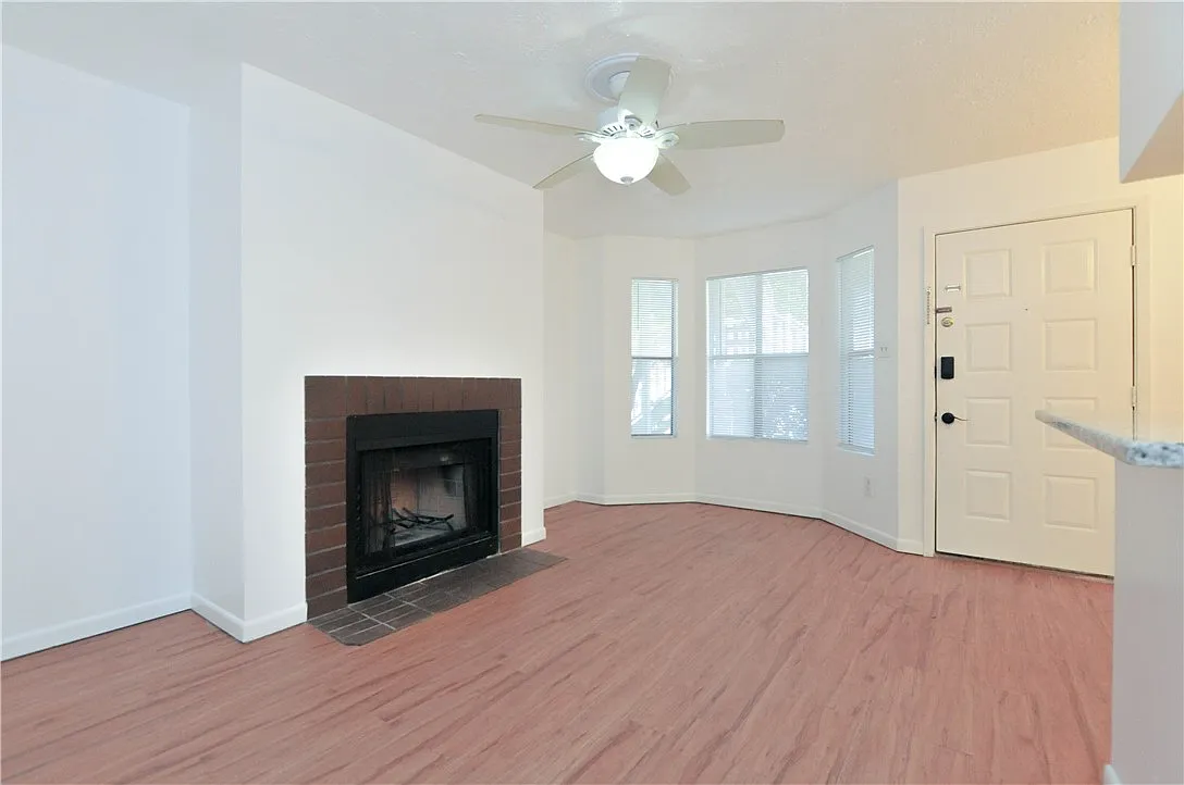 1 bed, 585 sqft, $950 — Photo 2