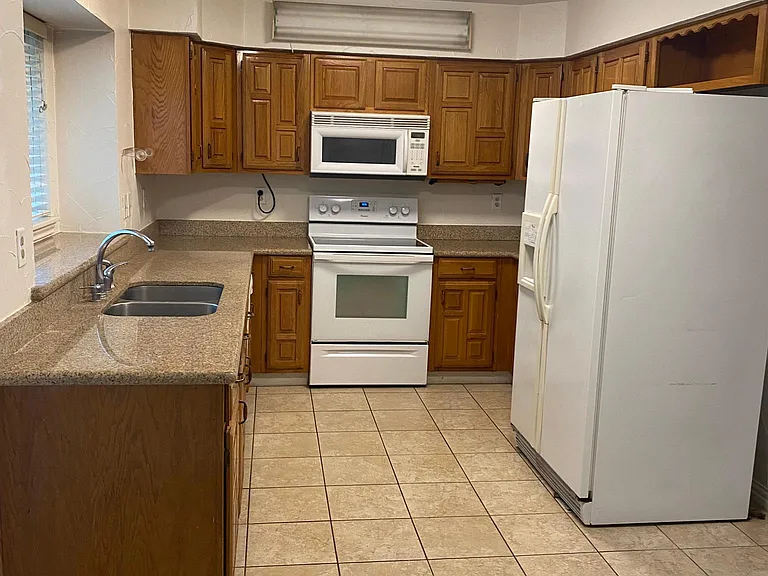 1325 Kesser Dr — Photo 20