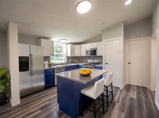 215 Shady Oaks Ln, Somerville, TX 77879