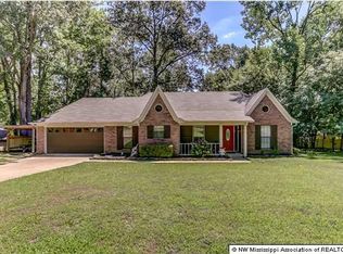 2754 Birch Island Dr, Nesbit, MS 38651