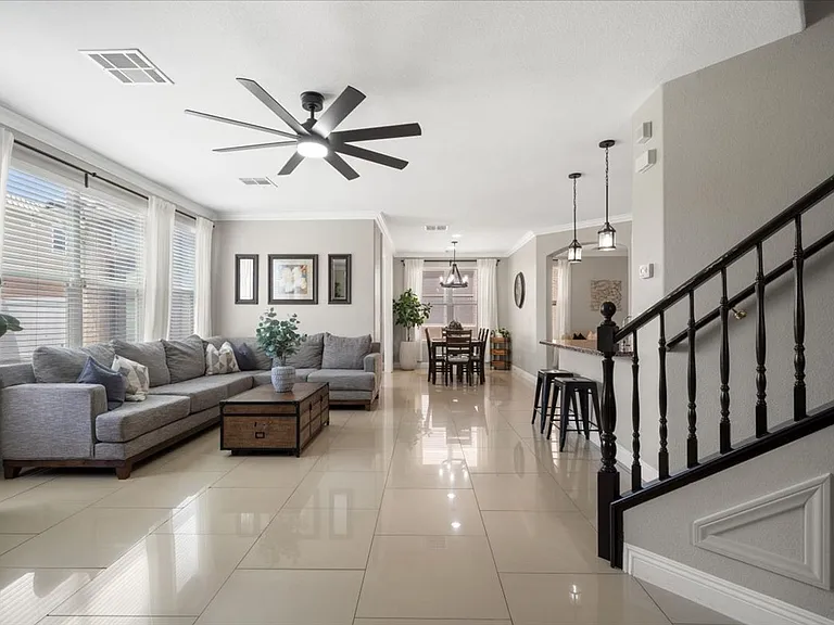 1213 Earth Ct — Photo 11